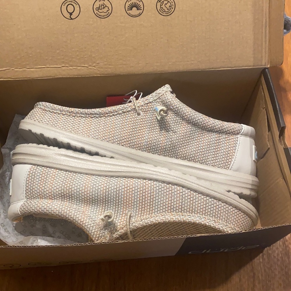 Never worn Hey Dude size 11 NWT